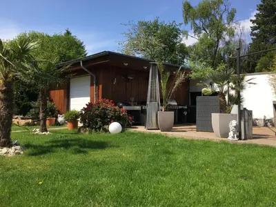Ein Garten an der Unterkunft Stadtvilla Intzeplatz - Apartment Rügen