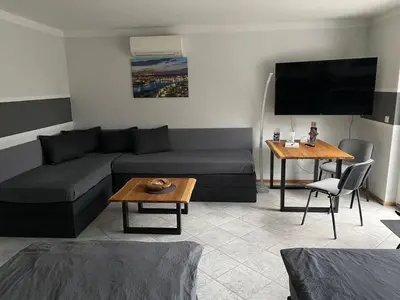 TV/Unterhaltungsangebot in der Unterkunft Adult only klimatisierte Ferienwohnung in Schwerte