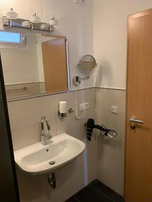 Ein Badezimmer in der Unterkunft Adult only klimatisierte Ferienwohnung in Schwerte
