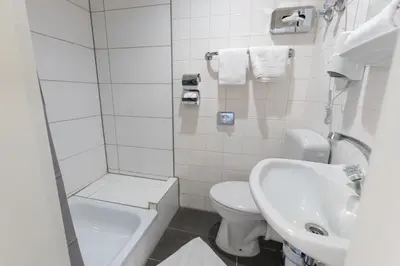 Ein Badezimmer in der Unterkunft Hotel Doerenkamp - Digital Access