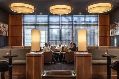 Ein Sitzbereich in der Unterkunft Maritim Hotel Düsseldorf
