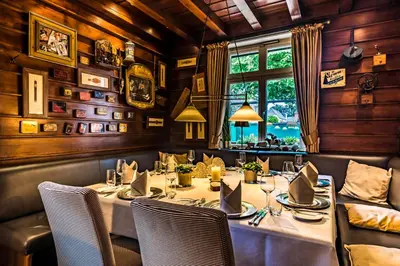 Ein Sitzbereich in der Unterkunft Wellings Romantik Hotel zur Linde