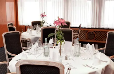 Ein Restaurant oder anderes Speiselokal in der Unterkunft Leonardo Boutique Hotel Düsseldorf