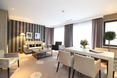 Ein Sitzbereich in der Unterkunft Parkhotel Wittekindshof