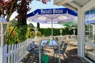 Ein Patio oder anderer Außenbereich in der Unterkunft AKZENT Hotel am Schlosspark Herten