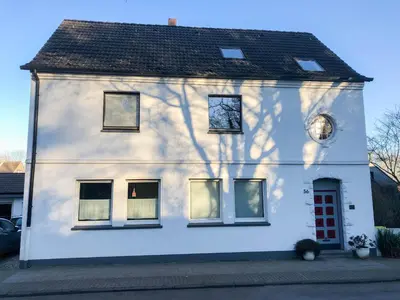 Das Gebäude in dem sich die Ferienwohnung befindet
