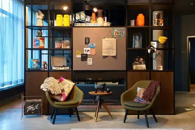 Ein Sitzbereich in der Unterkunft Moxy Essen City