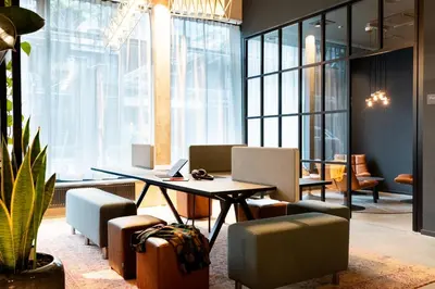 Ein Sitzbereich in der Unterkunft Moxy Essen City