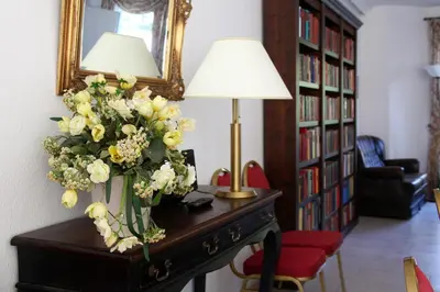 Ein Sitzbereich in der Unterkunft Hotel Fürstenberg