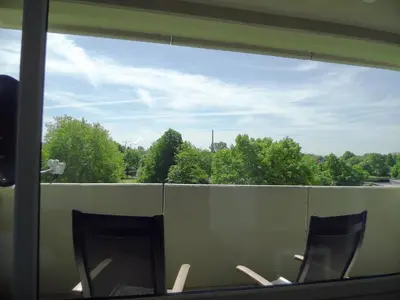 Ein Balkon oder eine Terrasse in der Unterkunft Modernes Apartment Duisburg Homberg