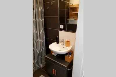 Ein Badezimmer in der Unterkunft Apartment in Neudorf Nahe DU Zentrum und Uni/Zoo