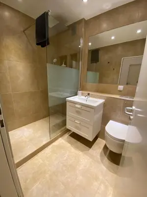 Ein Badezimmer in der Unterkunft Duisburg von oben 3,5 Zimmer 8.OG frisch saniert