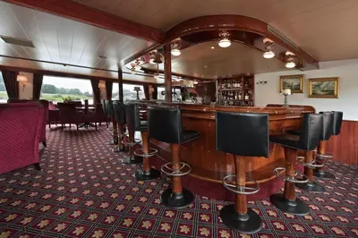Lounge oder Bar in der Unterkunft Fairtours Hotelschiff Rembrandt van Rijn