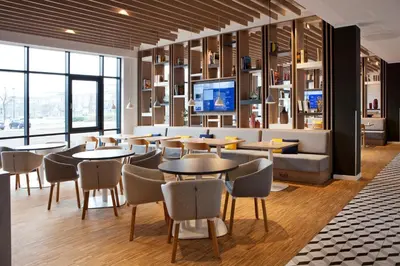 Ein Sitzbereich in der Unterkunft Holiday Inn Express - Recklinghausen