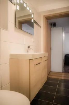 Ein Badezimmer in der Unterkunft Düsseldorfer Apartment am See