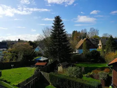 Ein Garten an der Unterkunft Auszeit im Grünen - Ferienwohnung in Hünxe