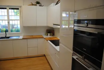 Küche/Küchenzeile in der Unterkunft Exklusive Villa am Wald mit Garten, Waldzugang und Sauna