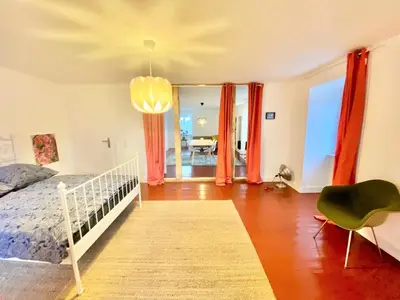 Ein Bett oder Betten in einem Zimmer der Unterkunft Get-your-flat - Mansard-Wohnung in Villa 3 Zr Kü Bad, 85 m2, bis 4 Gäste , Haustier auf Anfrage - ruhig & naturnah - TOP