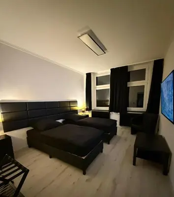 TV/Unterhaltungsangebot in der Unterkunft Freshly renovated City Apartments Essen KITCHEN WIFI near Düsseldorf Airport