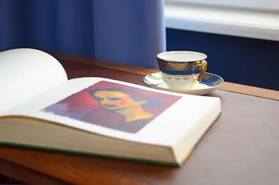 Die Bibliothek im Hotel