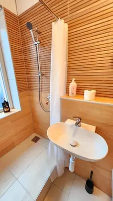 Ein Badezimmer in der Unterkunft ELENA flat IRIS, Oberhausen Zentrum CentrO Westfield