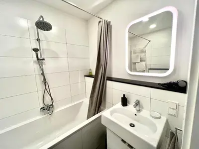 Ein Badezimmer in der Unterkunft Vibehome Düsseldorf - Stresemannstraße