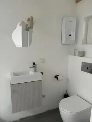Ein Badezimmer in der Unterkunft Modern Business Studio - 5 Min to DUS Airport & Messe