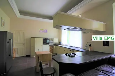 Küche/Küchenzeile in der Unterkunft Luxus Ferienhaus Villa EMG Dortmund in Ennepetal, nah Düsseldorf, Köln mit Tennis Court, Garten, Kamin für Familien Gruppen bis 20 Personen