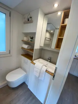 Ein Badezimmer in der Unterkunft Tiny House Möhne im PIER9 Tiny House Hotel