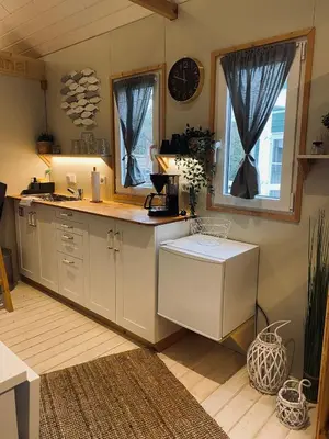 Küche/Küchenzeile in der Unterkunft Tiny House Werse im PIER9 Tiny House Hotel