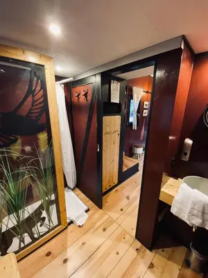 Ein Badezimmer in der Unterkunft Tiny House Bigge im PIER9 Tiny House Hotel