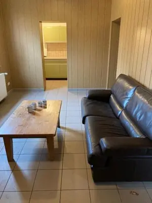 Ein Sitzbereich in der Unterkunft Einfaches grosse geräumiges Wohnung für Monteuren