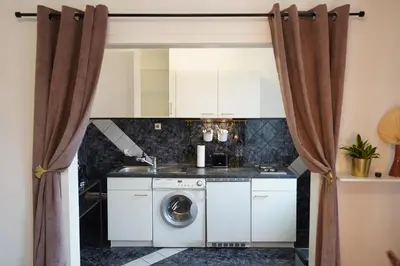 Küche/Küchenzeile in der Unterkunft Dein Flughafen Messe Appartment nahe Düsseldorf 1