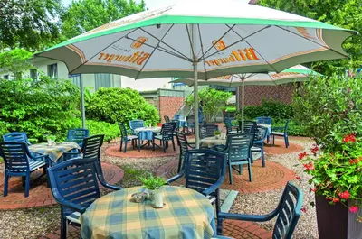 Ein Garten an der Unterkunft Akzent Hotel-Restaurant Albert