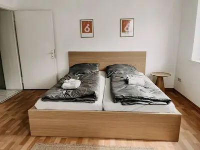 Ein Bett oder Betten in einem Zimmer der Unterkunft Im Herzen Essens! Zentral, Messe Uniklinikum nah! HO2L